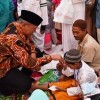 Bupati Kuningan saat menghadiri baksos jemaah Assalam.